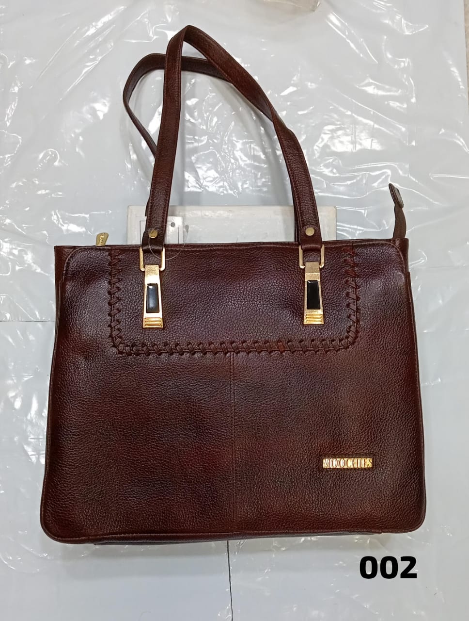 Women's Textured handbag - Change Purse / Detachable Shoulder Strap / Black